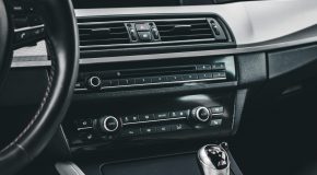 Voiture Quand la radio n’est plus de série sur les véhicules neufs