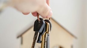 Location Le propriétaire peut-il garder un double des clés ?