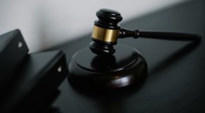 Jusqu’à 10 000 € d’amende si vous ignorez le rendez-vous imposé par le juge